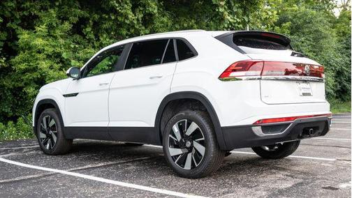 2024 Volkswagen Atlas Cross Sport 2.0T SE w/Technology 4MOTION