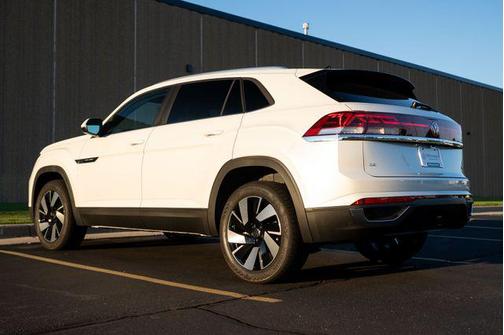 2026 Volkswagen Atlas Cross Sport 2.0T SE w/Technology 4MOTION
