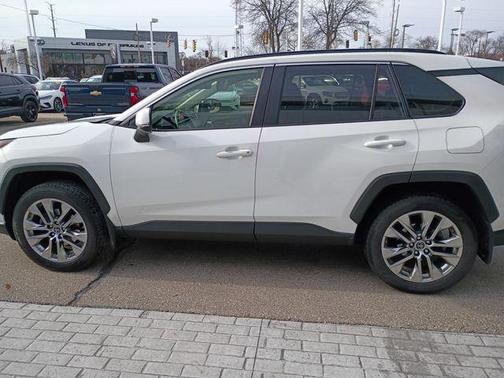 2019 Toyota RAV4 XLE Premium