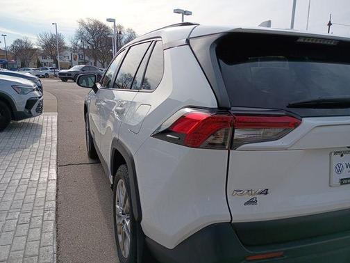 2019 Toyota RAV4 XLE Premium