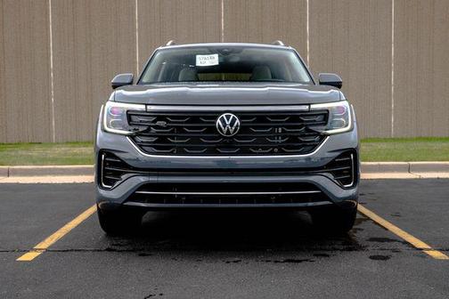 Pure Gray 2026 Volkswagen Atlas 2.0T SEL Premium R-Line 4MOTION