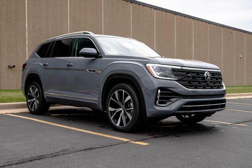 Pure Gray 2026 Volkswagen Atlas 2.0T SEL Premium R-Line 4MOTION