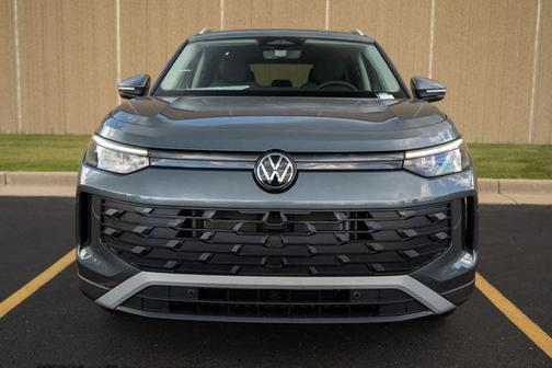 2025 Volkswagen Tiguan 2.0T SE 4MOTION