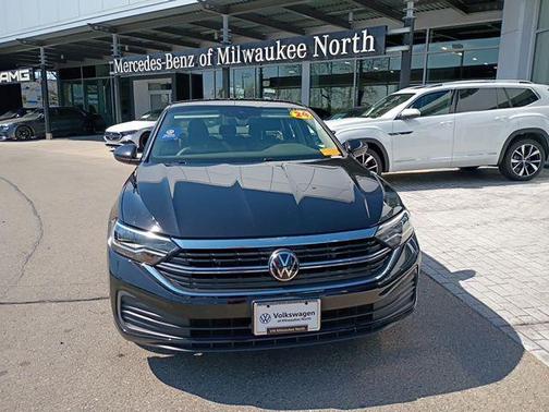 Deep Black Pearl 2024 Volkswagen Jetta 1.5T SE