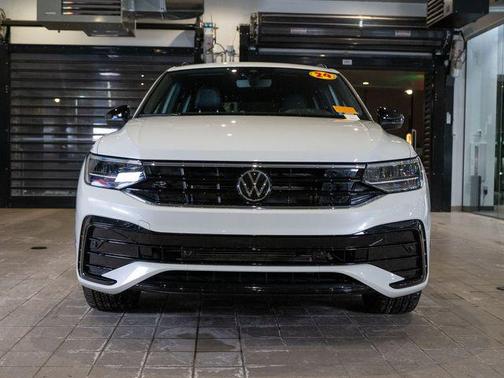 2024 Volkswagen Tiguan 2.0T SE R-Line Black 4MOTION