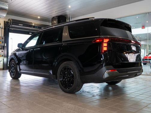 2025 Kia Carnival SX