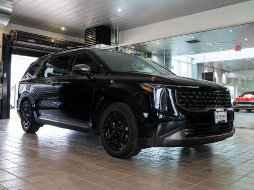 2025 Kia Carnival SX