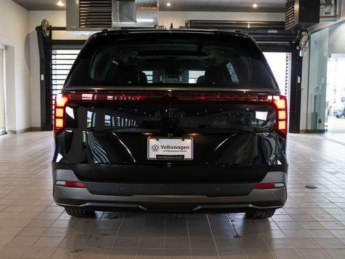 2025 Kia Carnival SX