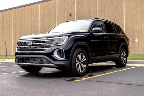 deep black pearl 2026 Volkswagen Atlas 2.0T SE