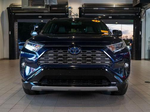 2021 Toyota RAV4 Hybrid SE