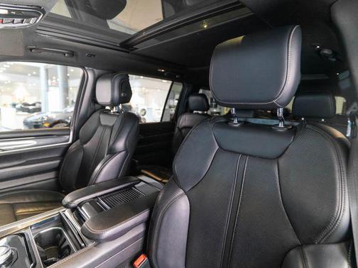 Bright White Clearcoat 2023 Jeep Wagoneer Series I 4x4