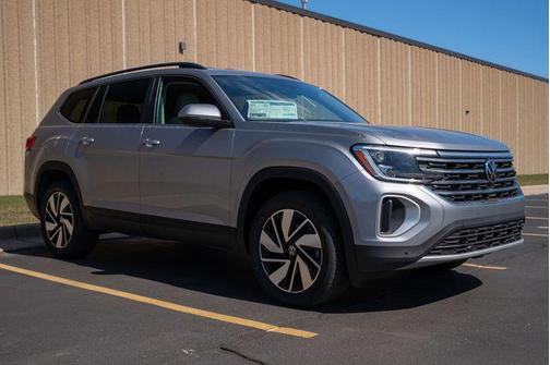 2025 Volkswagen Atlas 2.0T SE w/Technology 4MOTION