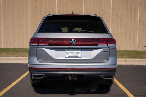 2025 Volkswagen Atlas 2.0T SE w/Technology 4MOTION