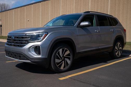 2025 Volkswagen Atlas 2.0T SE w/Technology 4MOTION