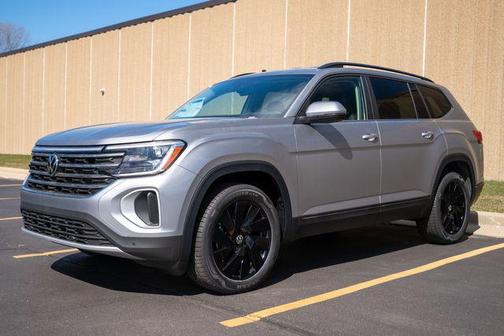 2025 Volkswagen Atlas 2.0T SE w/Technology 4MOTION