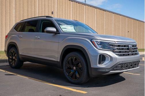 2025 Volkswagen Atlas 2.0T SE w/Technology 4MOTION