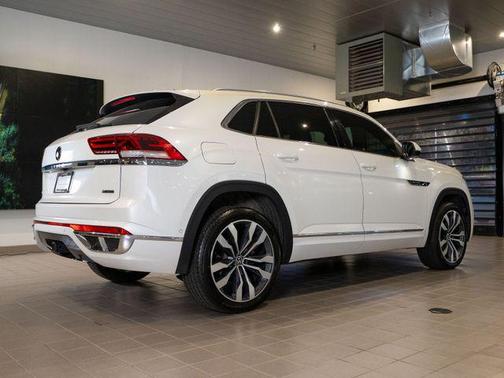 2022 Volkswagen Atlas Cross Sport 3.6L V6 SEL Premium R-Line