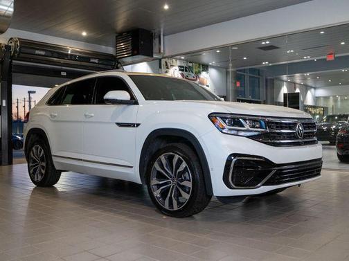 2022 Volkswagen Atlas Cross Sport 3.6L V6 SEL Premium R-Line