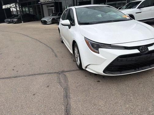 Ice Cap 2024 Toyota Corolla LE