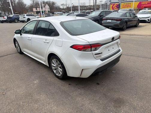 Ice Cap 2024 Toyota Corolla LE