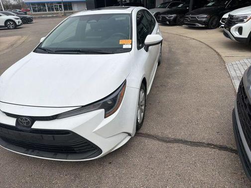 Ice Cap 2024 Toyota Corolla LE