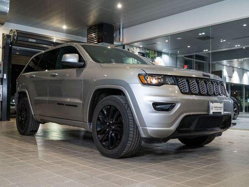 2017 Jeep Grand Cherokee Altitude