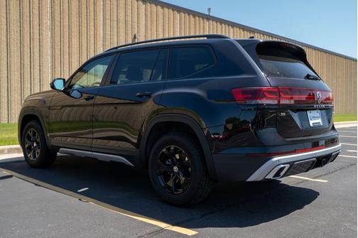 2025 Volkswagen Atlas 2.0T Peak Edition