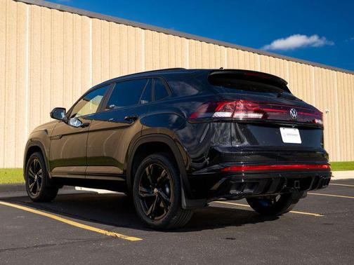 2026 Volkswagen Atlas Cross Sport 2.0T SEL