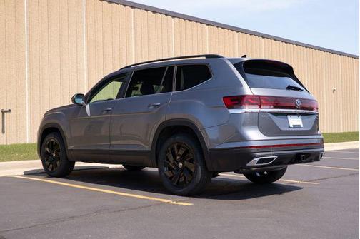 2025 Volkswagen Atlas 2.0T SE w/Technology 4MOTION