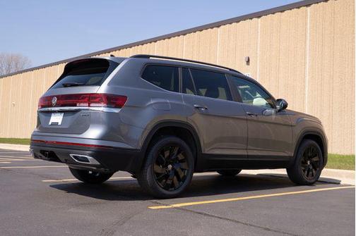 2025 Volkswagen Atlas 2.0T SE w/Technology 4MOTION