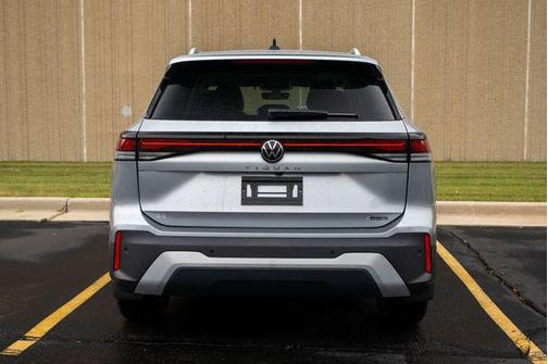 2025 Volkswagen Tiguan 2.0T SE 4MOTION