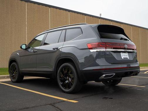 2026 Volkswagen Atlas 2.0T SE w/Technology 4MOTION