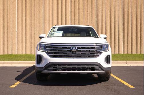 2025 Volkswagen Atlas 2.0T SE w/Technology 4MOTION