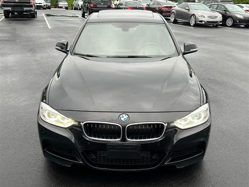 Photo 4 of 30 of 2013 BMW 335 i xDrive