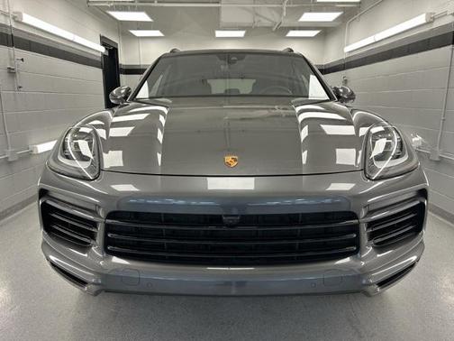 2023 Porsche Cayenne Platinum Edition