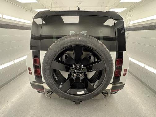 2021 Land Rover Defender 110 X-Dynamic HSE