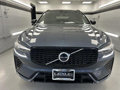 2022 Volvo XC60 Recharge Plug-In Hybrid T8 R-Design