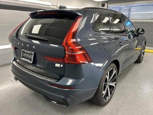 2022 Volvo XC60 Recharge Plug-In Hybrid T8 R-Design