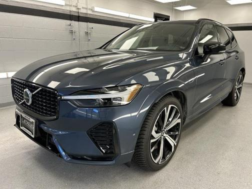 2022 Volvo XC60 Recharge Plug-In Hybrid T8 R-Design