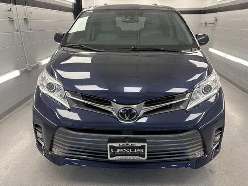 2019 Toyota Sienna XLE