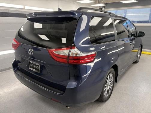2019 Toyota Sienna XLE