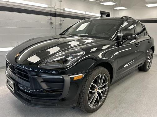 2023 Porsche Macan Base