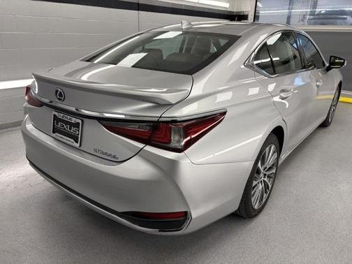 2019 Lexus ES 300h Base