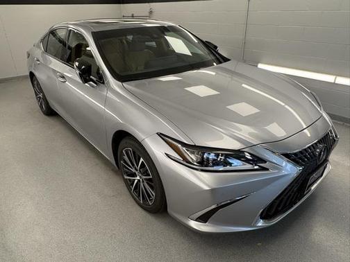 2024 Lexus ES 300h Luxury