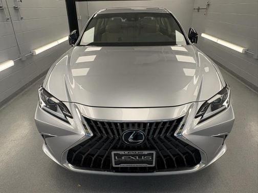 2024 Lexus ES 300h Luxury