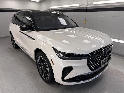 2024 Lincoln Nautilus Reserve