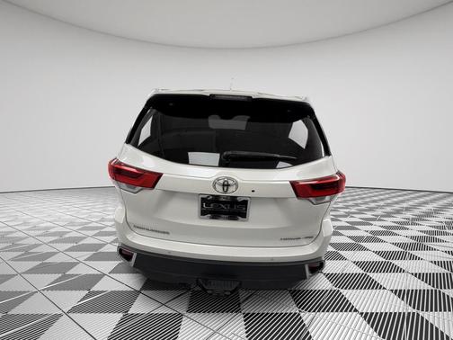 Blizzard Pearl 2018 Toyota Highlander Limited Platinum