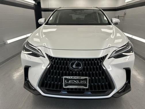 2024 Lexus NX 450h+ Luxury