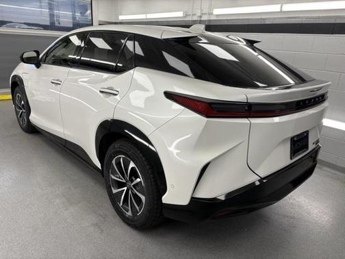 2023 Lexus RZ 450e Premium