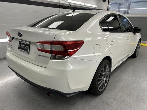 2019 Subaru Impreza 2.0i